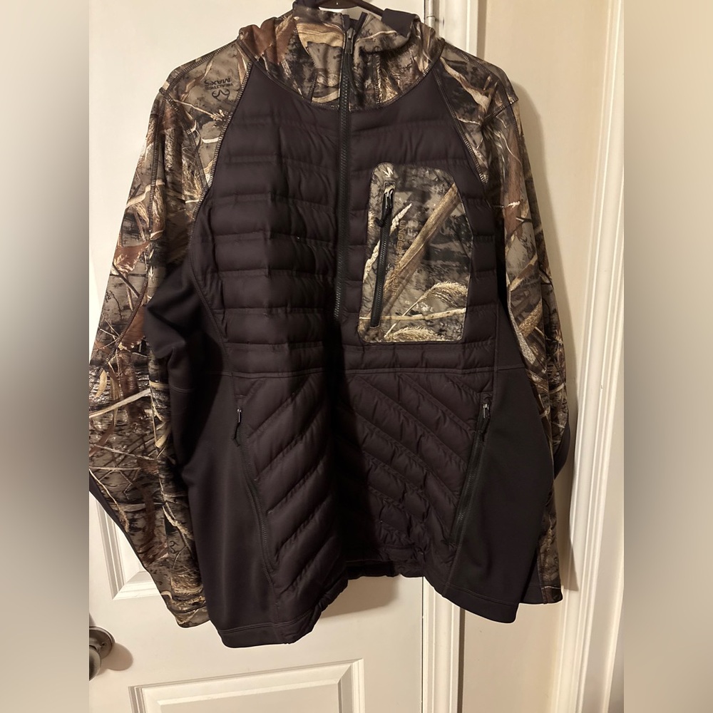 Under Armour Performance Jacket Brown and Camo Quilted Design